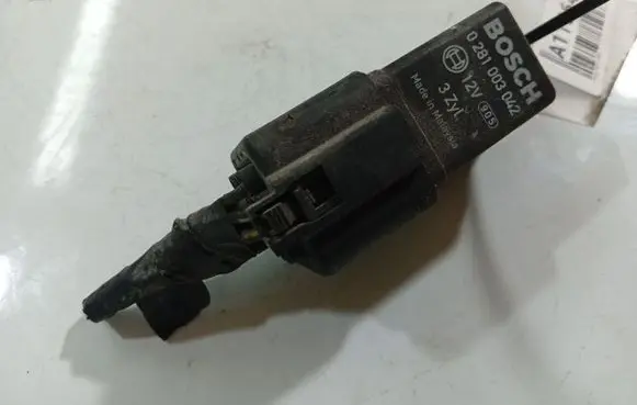 Skoda Fabia Mk2 (5J) Glow plug pre-heat relay 0281003042