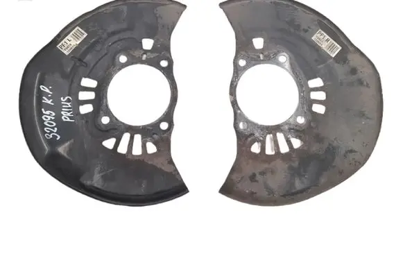 Toyota Prius (XW30) Front brake disc dust cover plate 4778247020