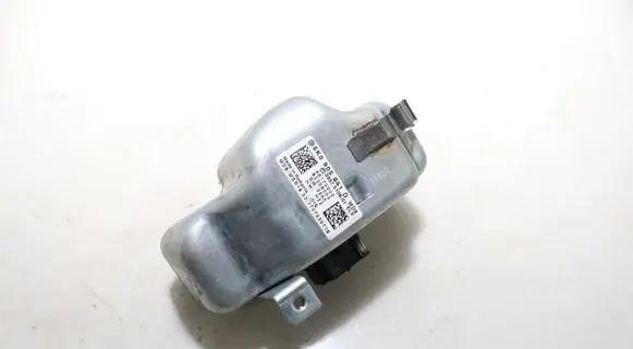 Volkswagen Jetta VI Steering rack control module 