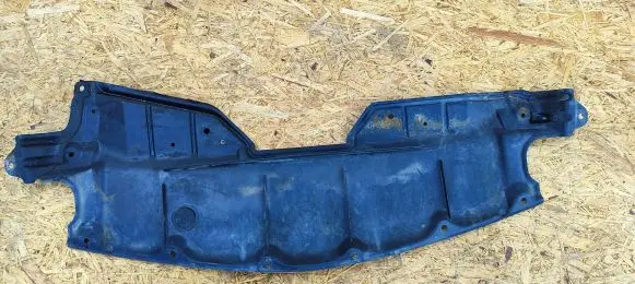 Front bumper skid plate/under tray