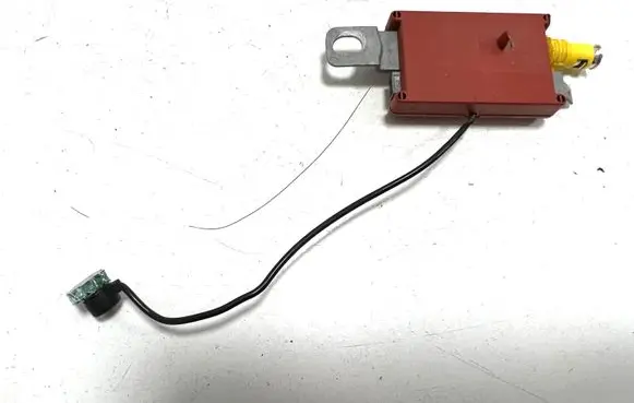 Renault Espace - Grand espace IV Aerial antenna amplifier 8200061683 AAR34100