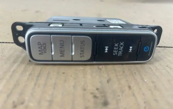 Nissan Leaf I (ZE0) Head unit multimedia control 210485 3ND0A