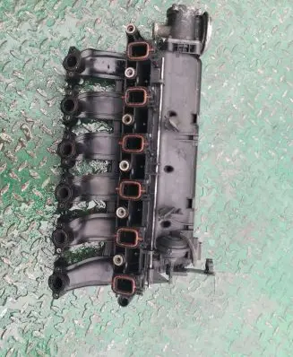 BMW 5 E60 E61 Intake manifold 7790701 7790700