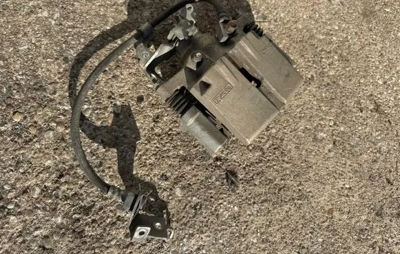 Ford Mustang VI Rear brake caliper FR3C2K328FL 51B45073700