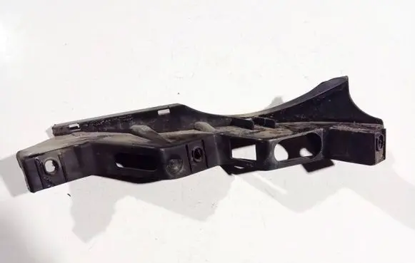 Volkswagen PASSAT B6 Front bumper mounting bracket 3c0807890