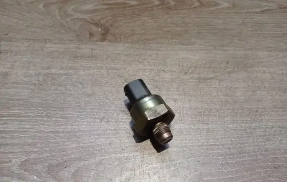 Volvo S60 Brake power pressure regulator 