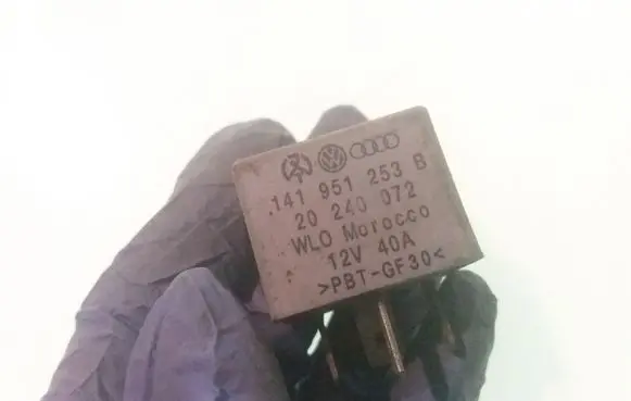 Audi A8 S8 D2 4D Other relay 141951253B