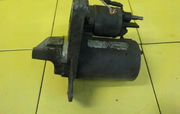 Renault Scenic III - Grand scenic III Starter motor 233001007XB 233001007X