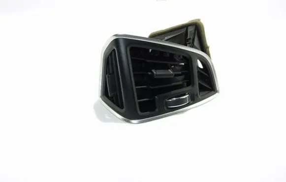 Ford C-MAX II Dash center air vent grill 074640