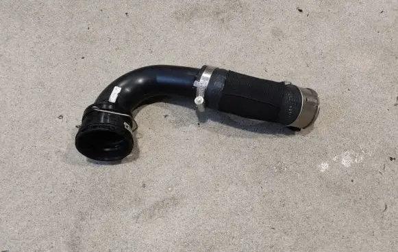 Land Rover Range Rover Evoque L551 Intercooler hose/pipe GJ326C715AB