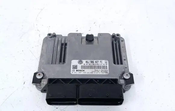 Volkswagen Tiguan Engine control unit/module 06J906027FC 0261S07745