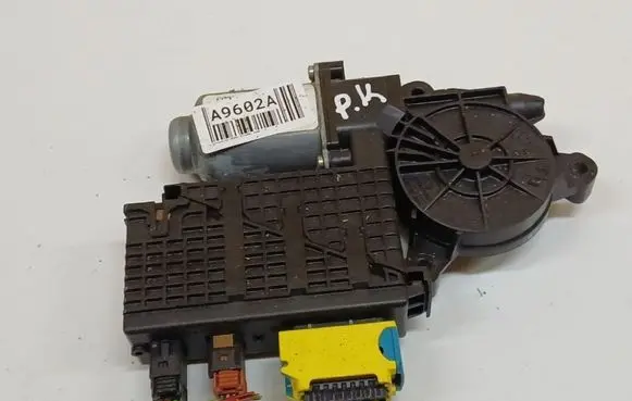 Citroen C4 I Picasso Wiper motor 440807DHGG