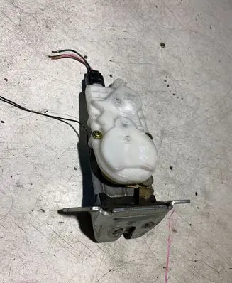 Mitsubishi Grandis Tailgate/trunk/boot lock/catch/latch