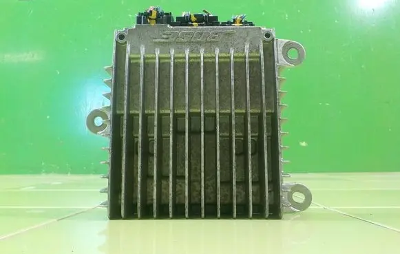 Opel Ampera Sound amplifier 20760438 UP192