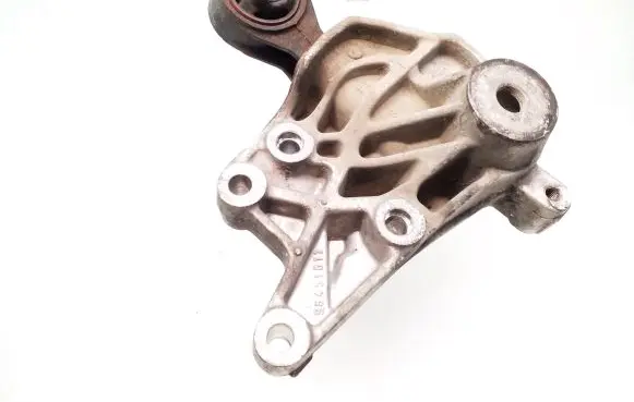 Peugeot 407 Engine mount bracket 96451611