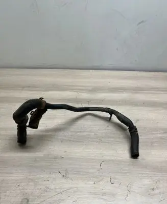 Volkswagen PASSAT B8 Engine coolant pipe/hose 04L121064T