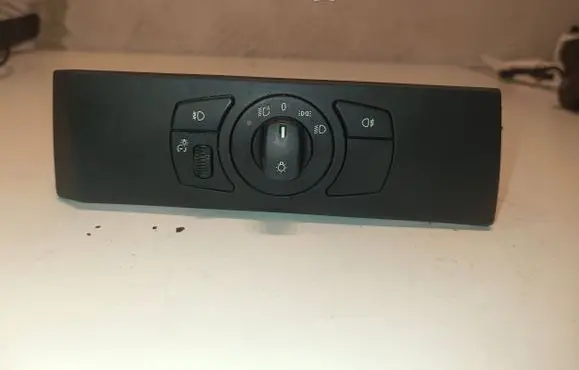 BMW 5 E60 E61 Light switch 6953735 33290403 014925