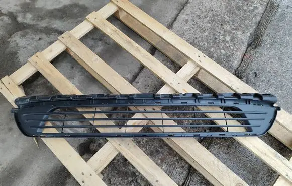 Renault Trafic III (X82) Front bumper lower grill 622543504R