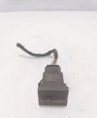 Skoda Fabia Mk1 (6Y) Seat heating switch 6Y0963563A