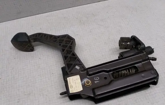 Clutch pedal