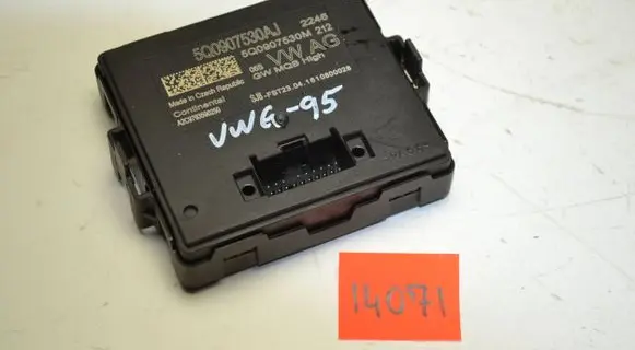 Volkswagen Golf VII Gateway control module 5Q0907530AJ