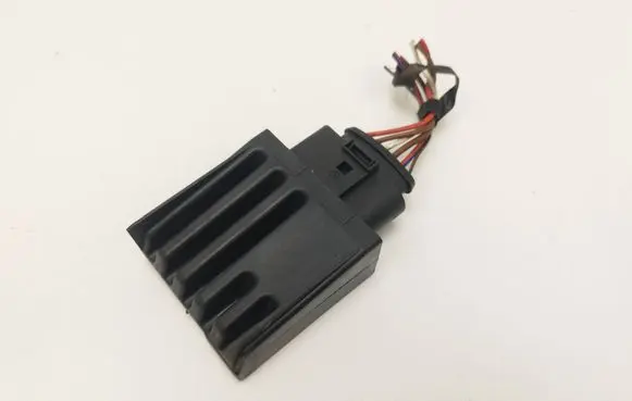 Volkswagen Tiguan Fuel injection pump control unit/module 3Q0906121B