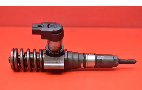 Volkswagen PASSAT B5.5 Fuel injector 03G130073G