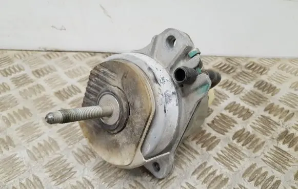 Engine mount bracket