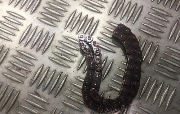 Mercedes-Benz E W124 Timing chain (engine) 
