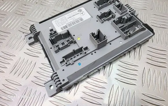 Mercedes-Benz E W213 SAM control unit A2139003208 A2139014003 5DK01077716
