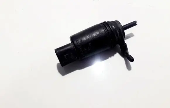 BMW 5 E39 Windscreen/windshield washer pump 67128377612