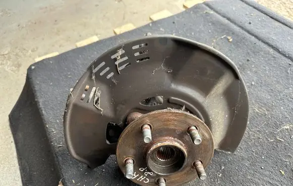 Toyota C-HR I Front wheel hub
