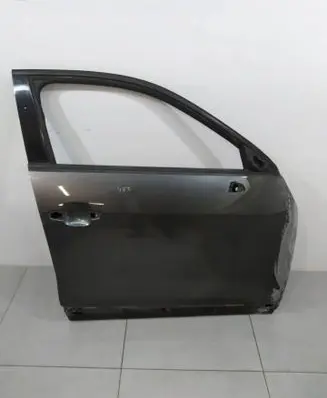 Audi Q2 - Front door 