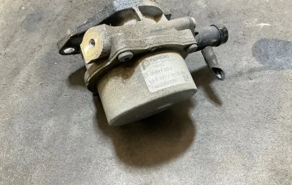 Renault Captur Vacuum pump 146505272R 705641000 13T1775102