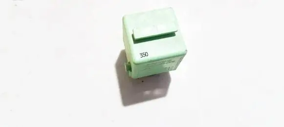 BMW 5 E39 Other relay 61368373700 v23134-k59-x312