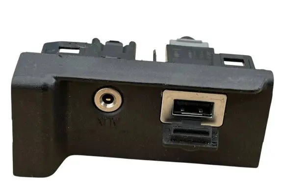 Volvo V60 AUX in-socket connector 31285608