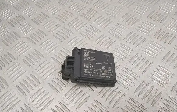 Tesla Model 3 Distronic sensor radar 110864700E