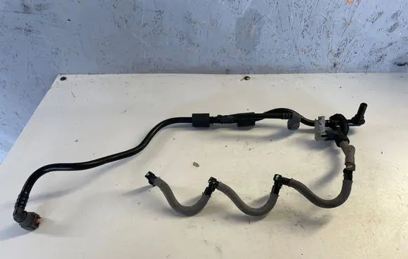 Renault Trafic III (X82) Fuel return line/hose 130020393R