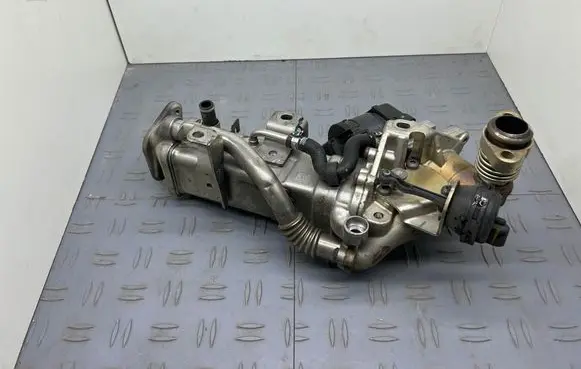 BMW 5 F10 F11 EGR valve cooler 7810373