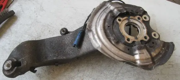 Mini Cooper Countryman R60 Front wheel hub 9805658