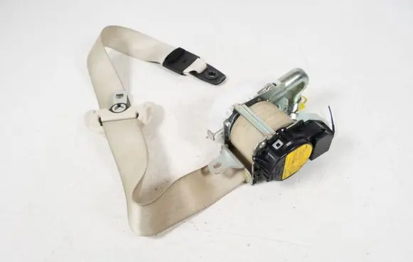 Lexus IS 220D-250-350 Front seatbelt