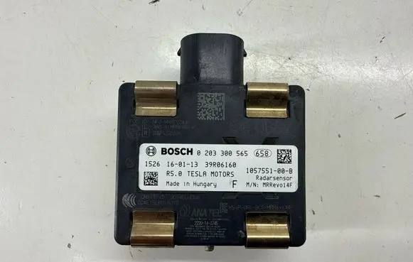Tesla Model X Distronic sensor radar 105755100B 0203300565