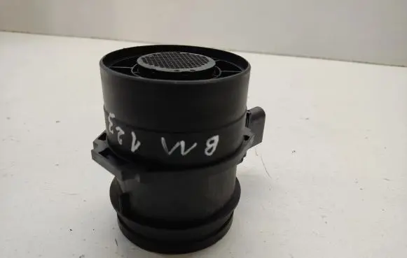 BMW 1 E81 E87 Mass air flow meter 0281006146 8509724