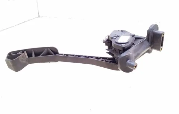 Volvo S60 Accelerator throttle pedal 30636004
