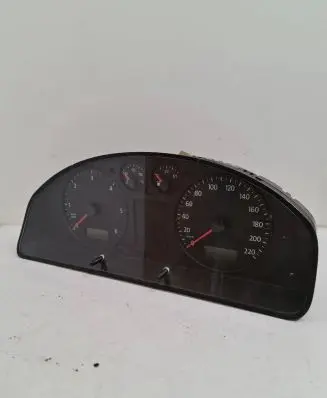 Volkswagen Transporter - Caravelle T5 Speedometer (instrument cluster) 88311346