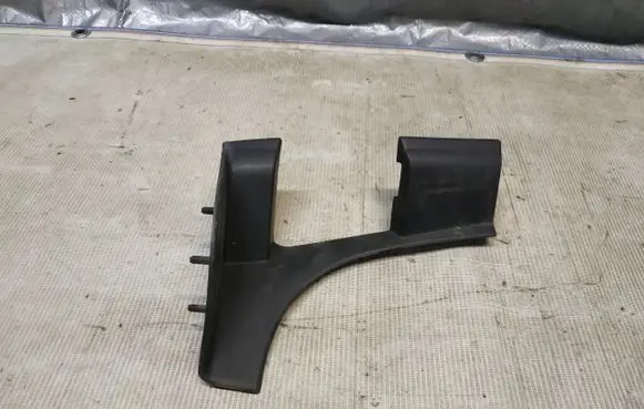 Volkswagen Touareg III Bottom trim 