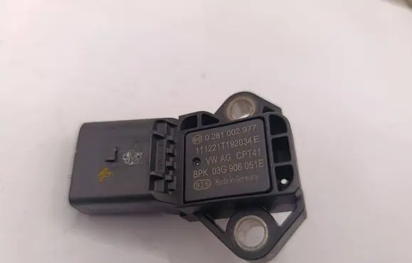 Volkswagen Golf VI Air pressure sensor 0281002977 03G906051E 111221T192034E