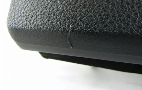 Nissan X-Trail T30 Glove box