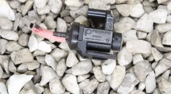 BMW X4 F26 Vacuum valve 8570591