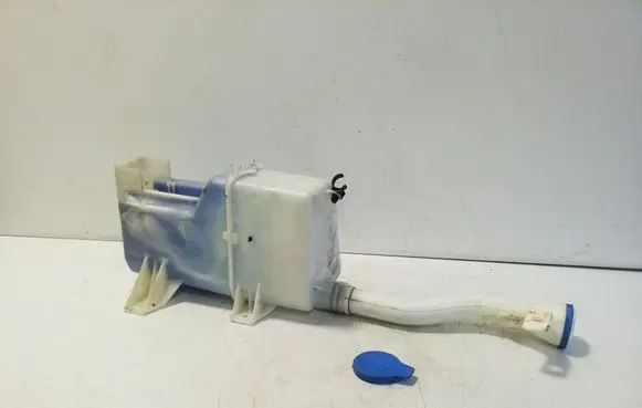 Windshield washer fluid reservoir/tank